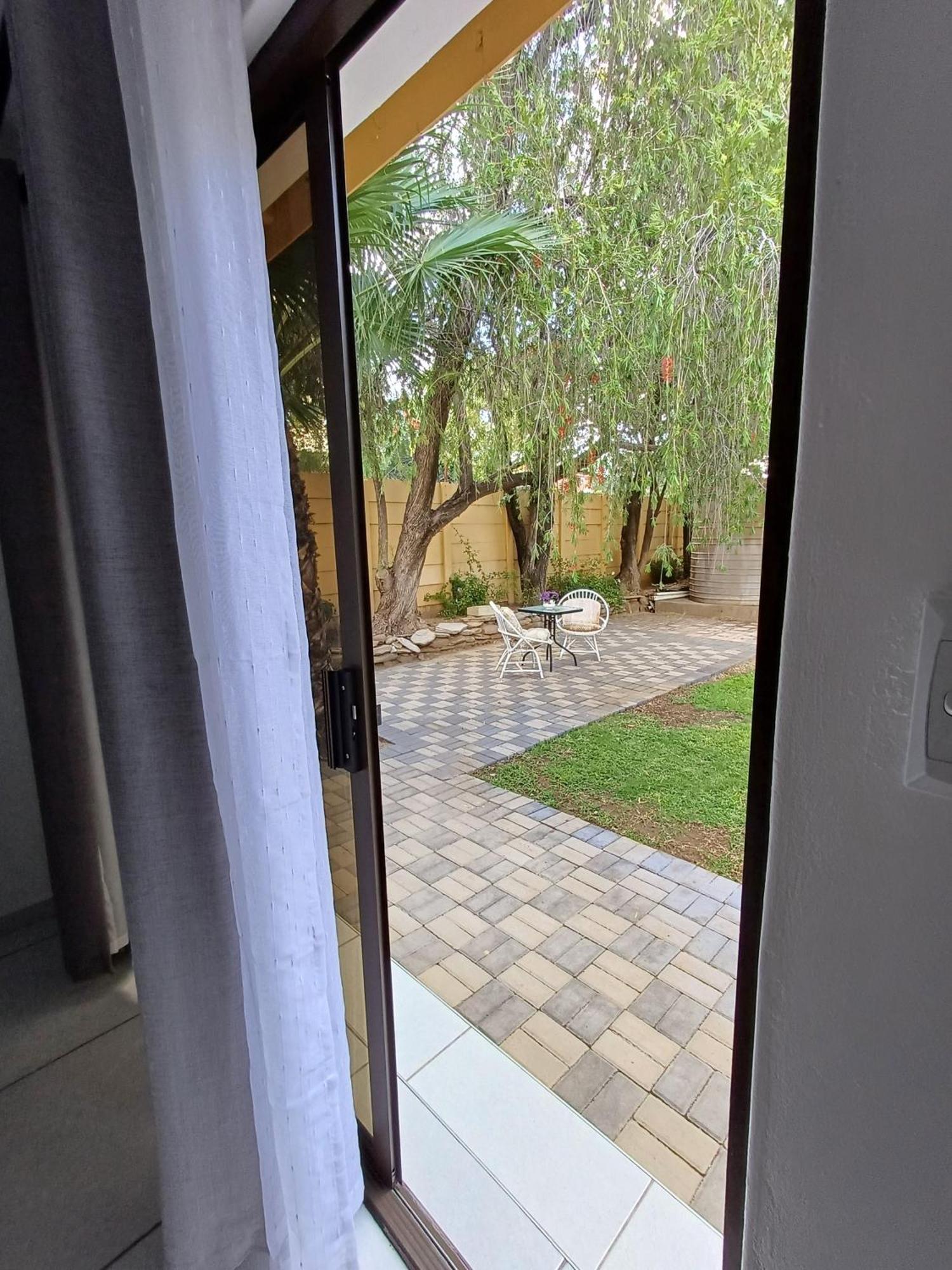 Capbon Guesthouse Windhoek Eksteriør bilde