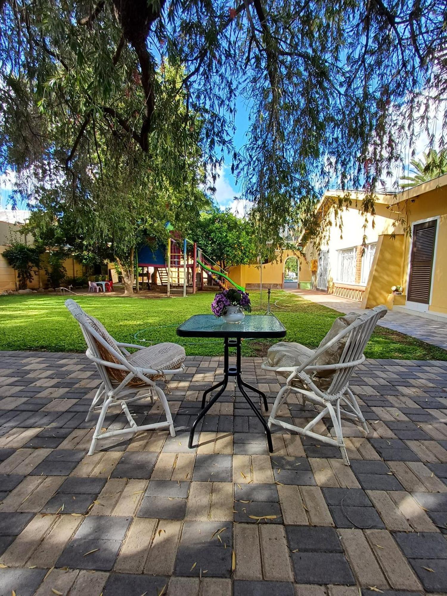 Capbon Guesthouse Windhoek Eksteriør bilde