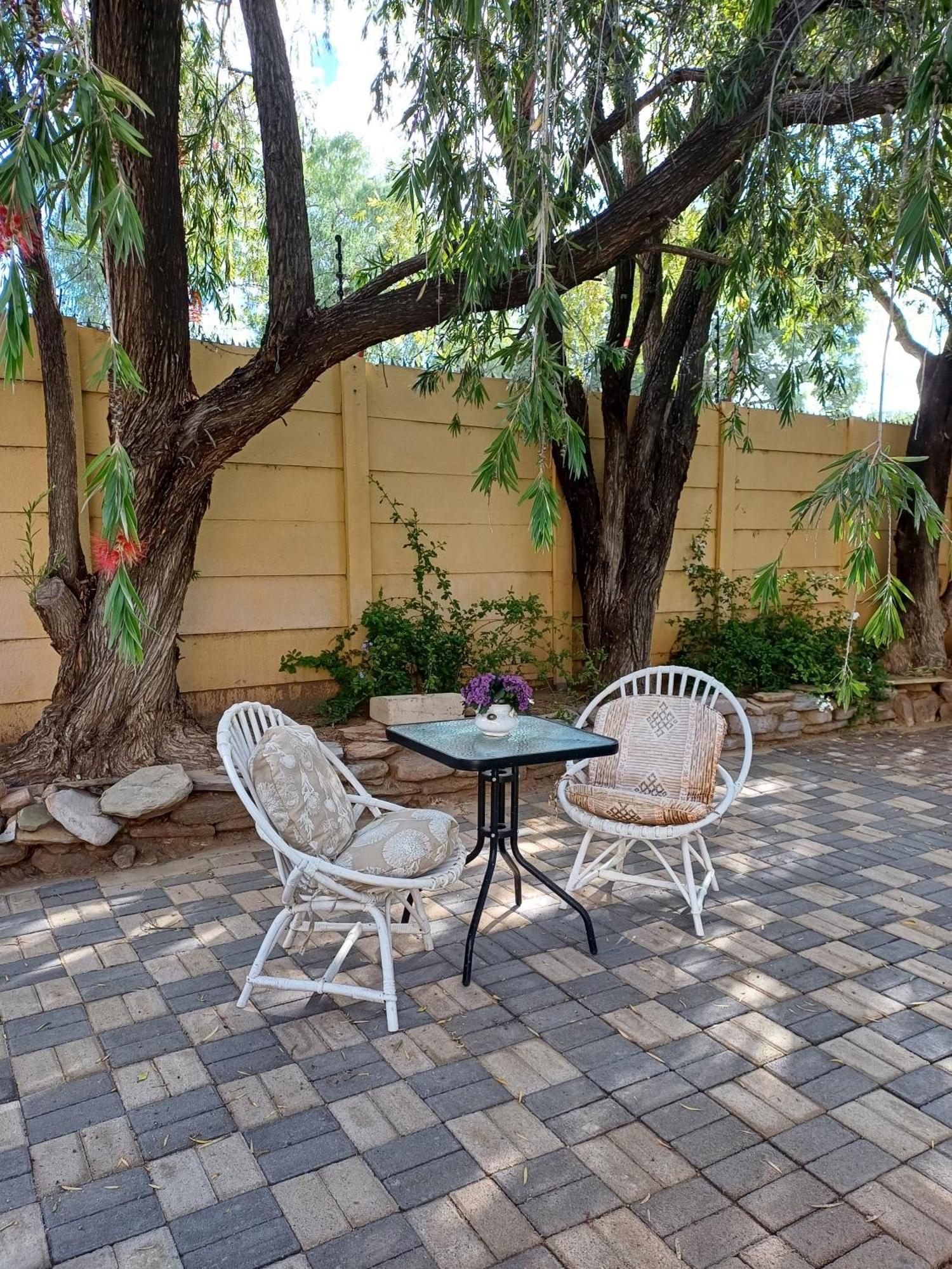 Capbon Guesthouse Windhoek Eksteriør bilde