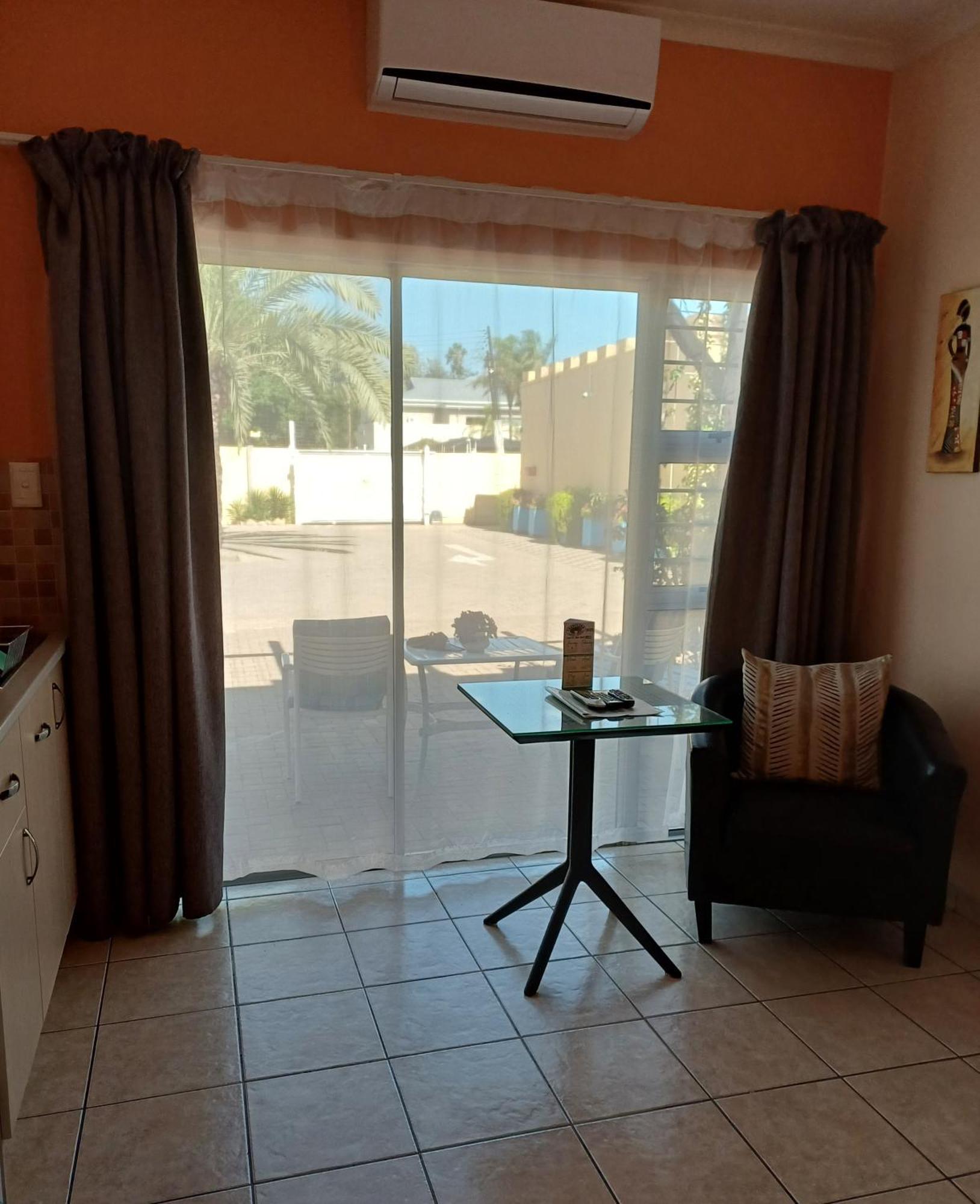 Capbon Guesthouse Windhoek Eksteriør bilde