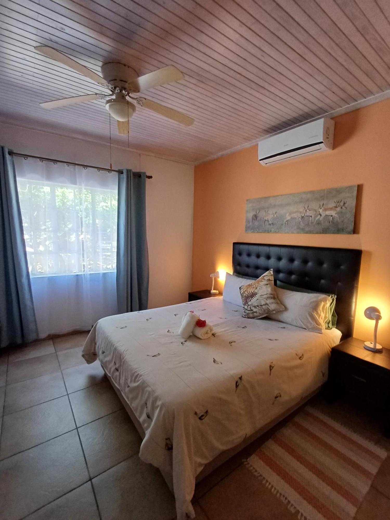 Capbon Guesthouse Windhoek Eksteriør bilde