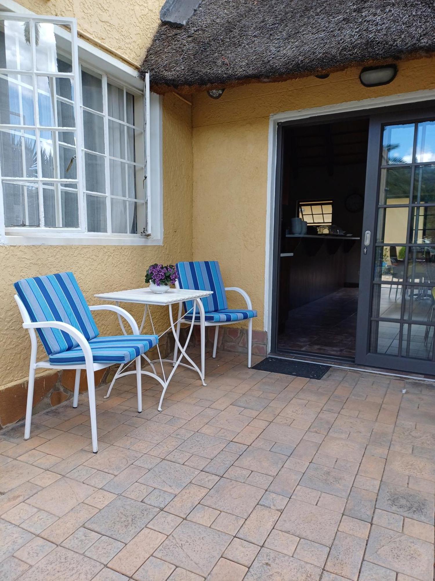 Capbon Guesthouse Windhoek Eksteriør bilde