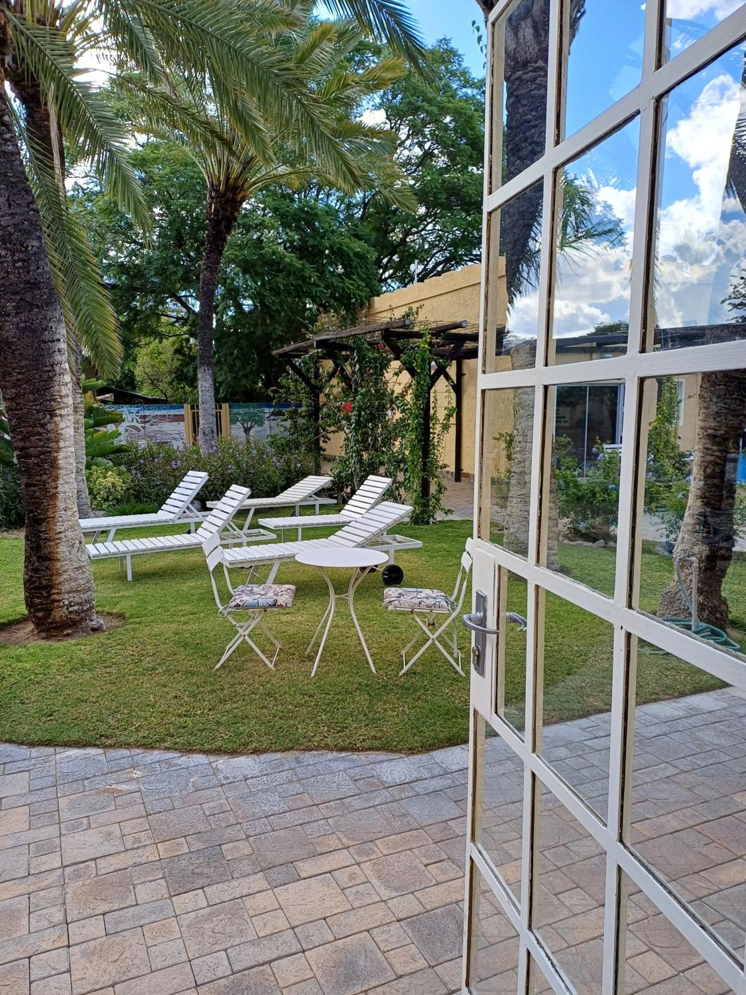 Capbon Guesthouse Windhoek Eksteriør bilde