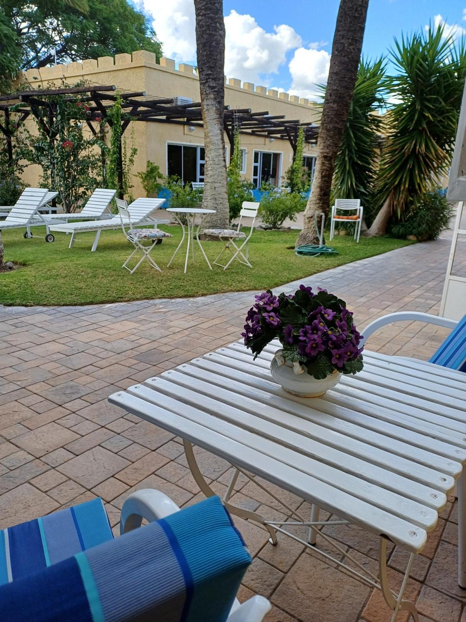 Capbon Guesthouse Windhoek Eksteriør bilde